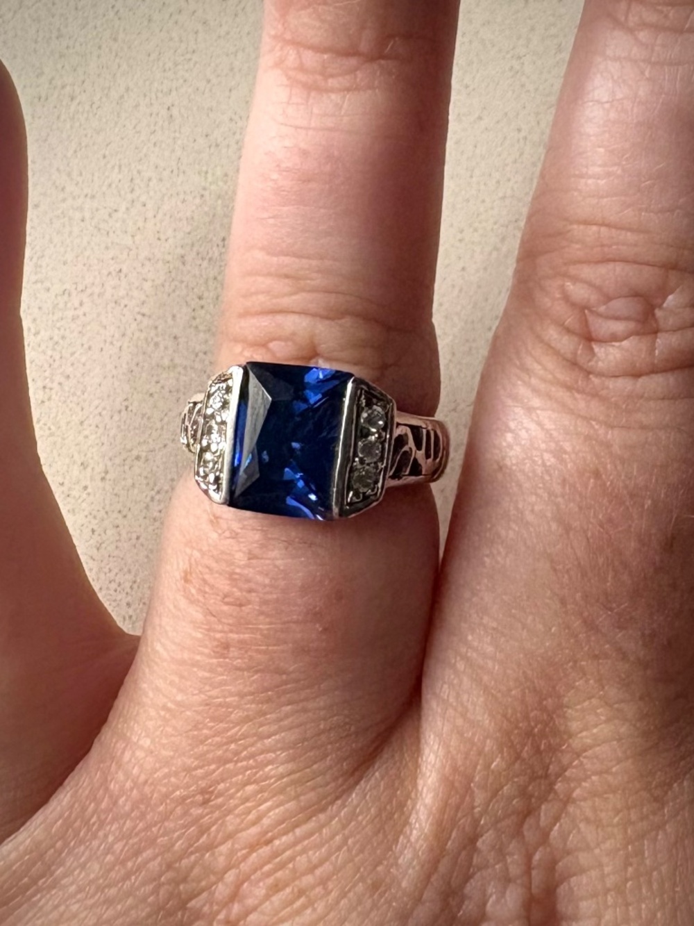 Blue Sapphire Ring - Picture 3 of 3